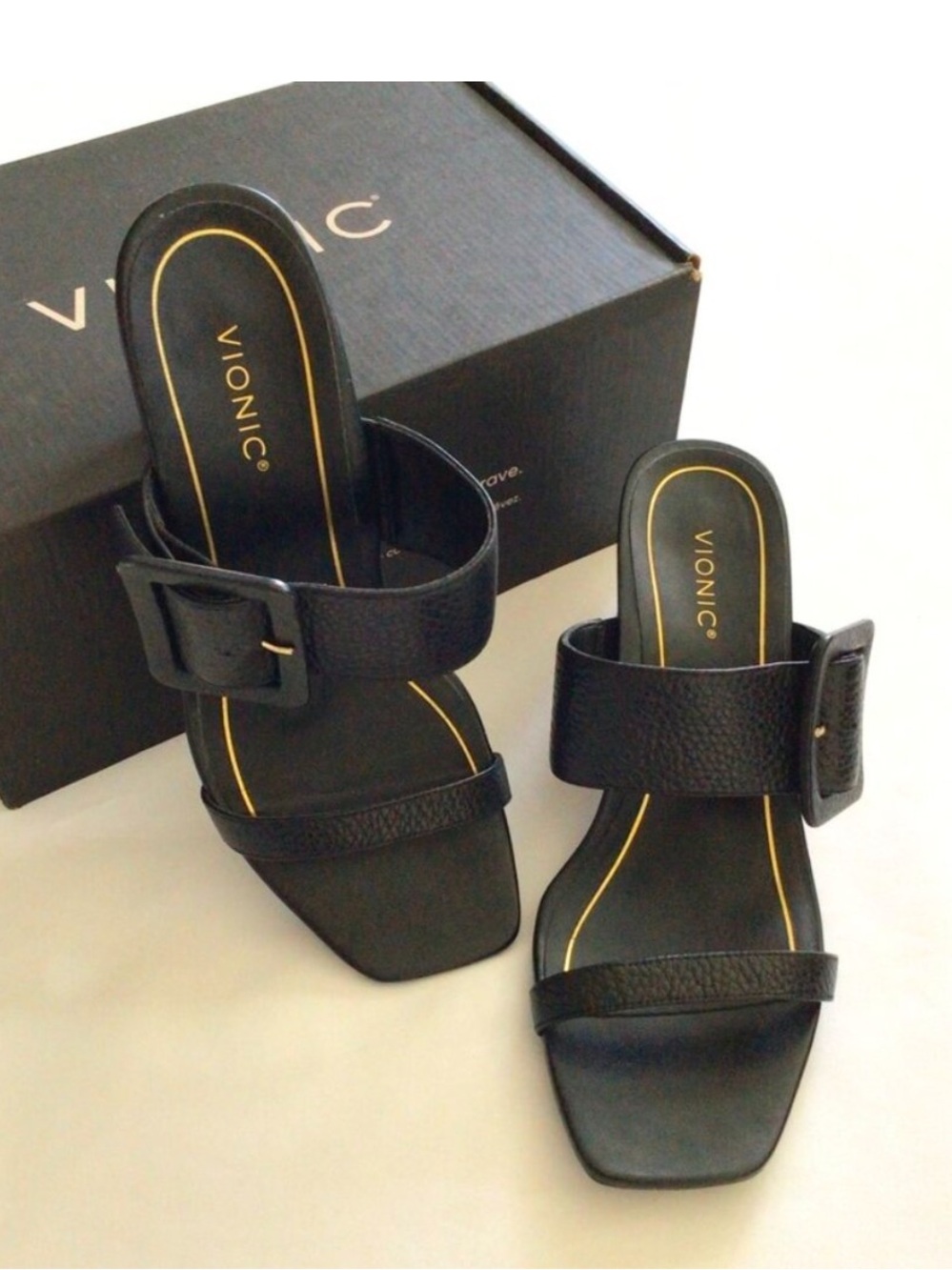 Vionic Brookell Pebbled Black Leather Sandals with Buckle Sz 11